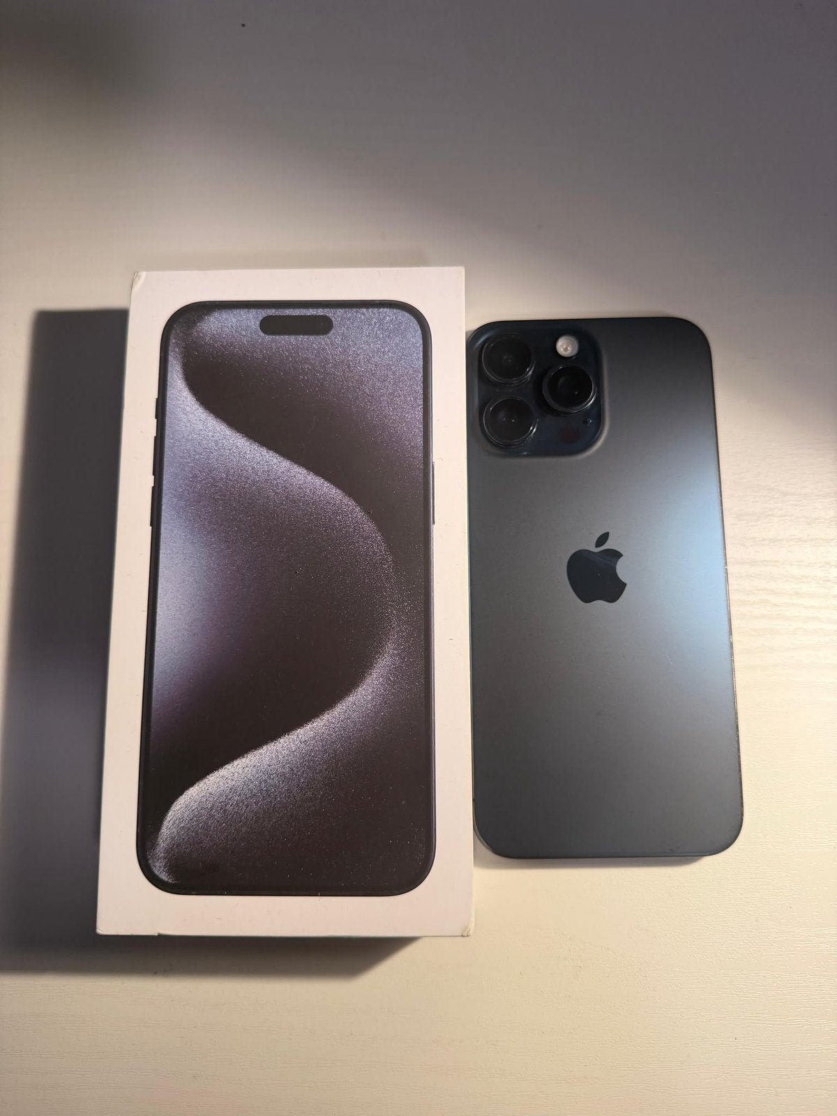iPhone 15 Pro Max en parfait état, 256 GB, IPhone 15, Enlèvement ou Envoi, Comme neuf