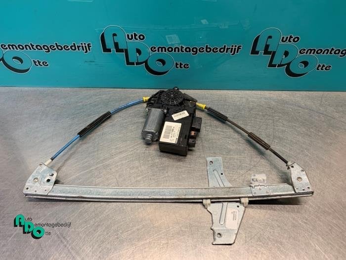 Mécanique vitre 4portes avant gauche d'un Peugeot 307 (307, -, 3 mois de garantie, Utilisé, -