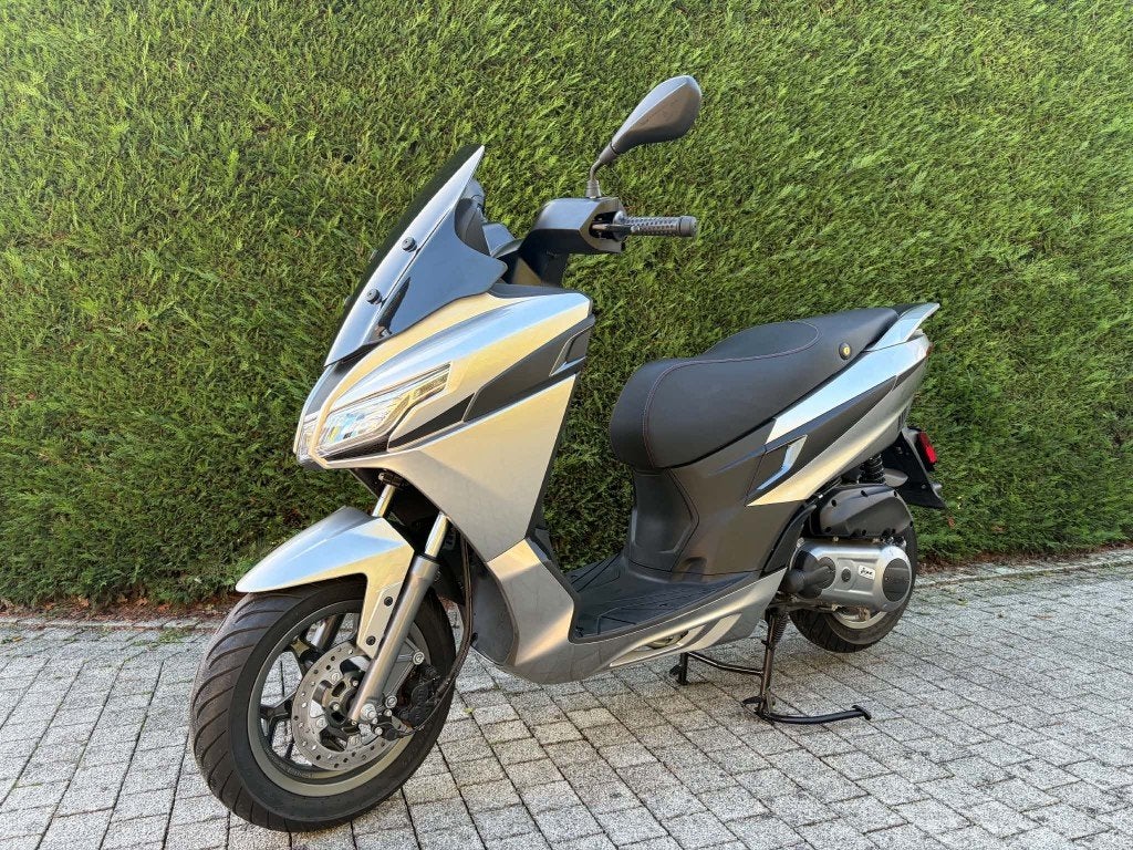 Occasie Aprilia SXR50 klasse B (45km/u) instinctive grey, Autres modèles, Comme neuf, Classe B (45 km/h), Enlèvement