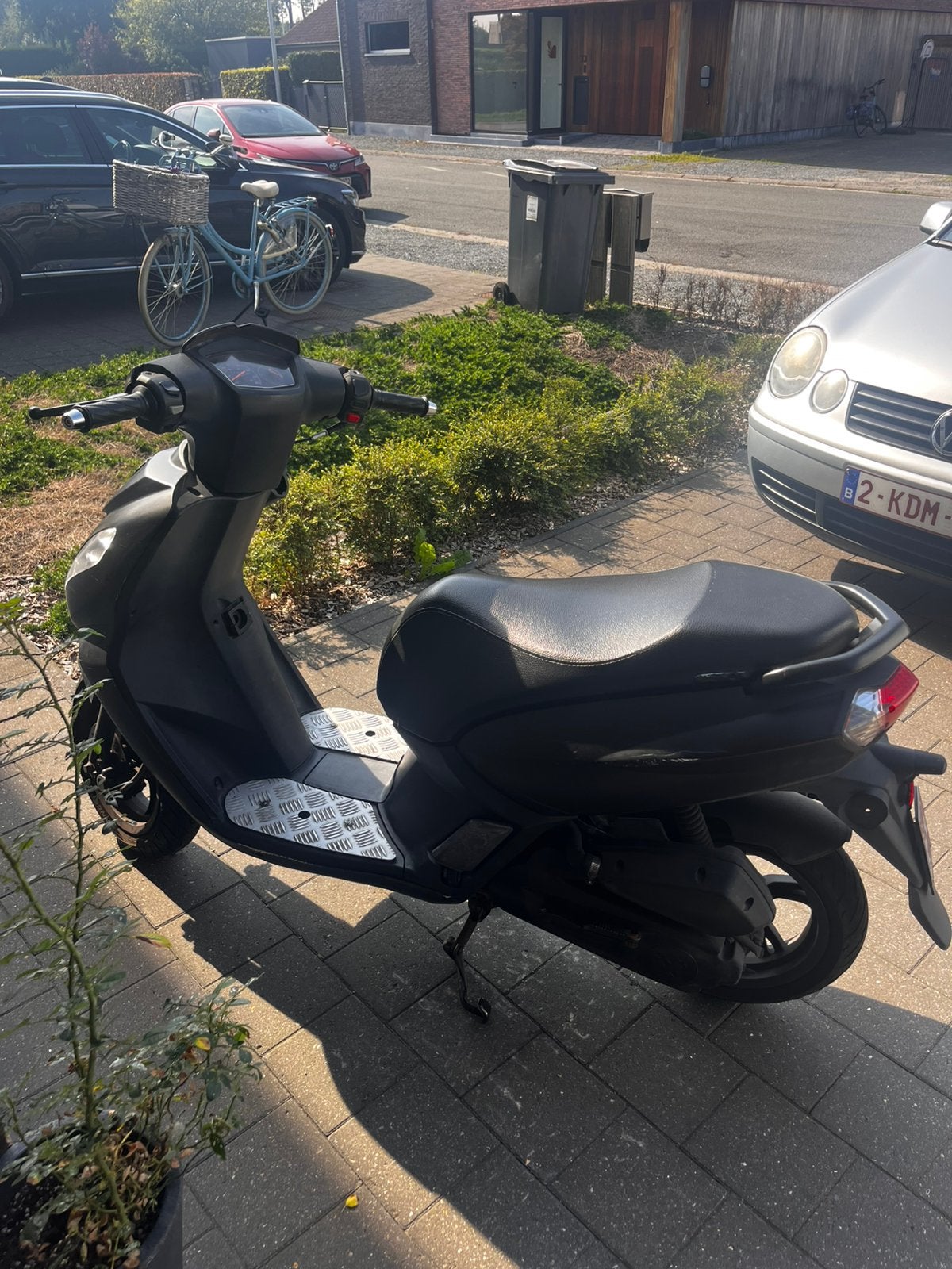 Peugot kisbee ( B klasse), Fietsen en Brommers, Ophalen, Zo goed als nieuw