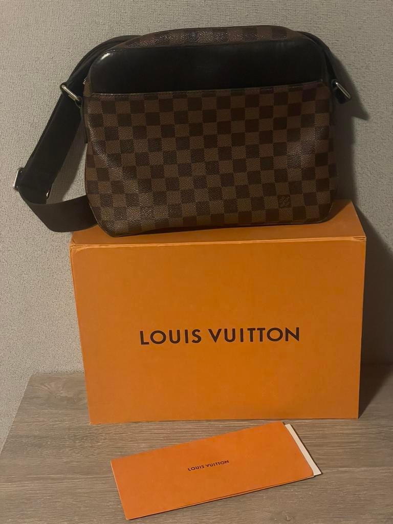 Originele Louis Vuitton Jake Messenger Tas | met factuur, Handtassen en Accessoires, Tassen | Schoudertassen, Ophalen of Verzenden