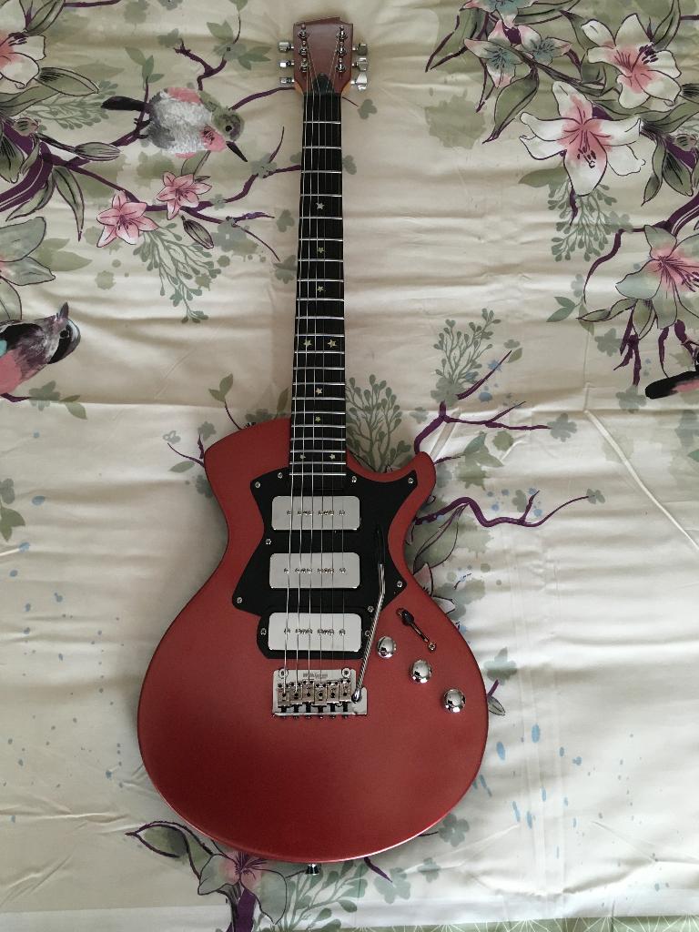 Guitar electric upgraded stagg Nashville guitar, Muziek en Instrumenten, Snaarinstrumenten | Gitaren | Elektrisch, Ophalen, Nieuw