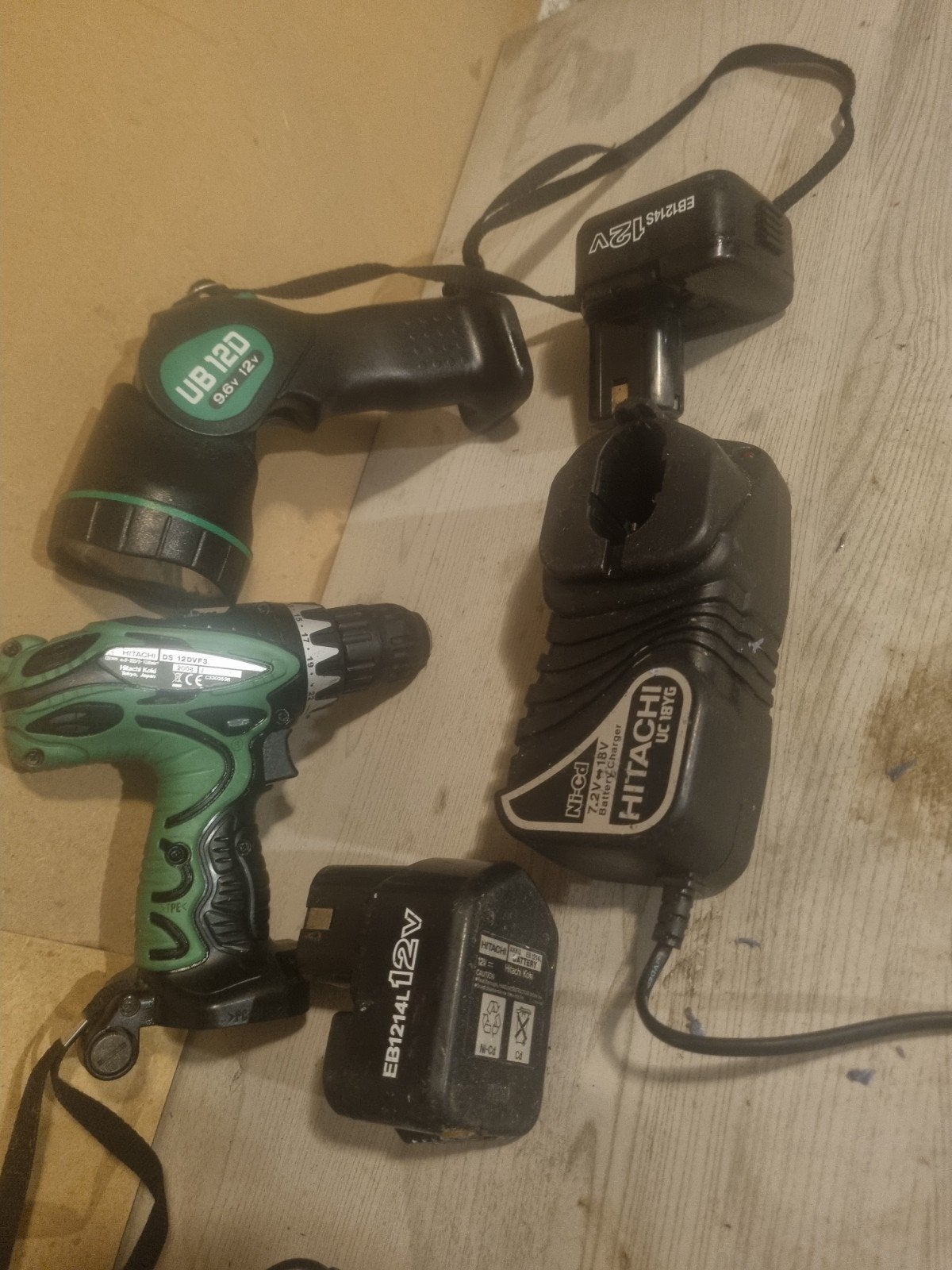 Visseuse Hitachi  et lampe .12 wolt, Doe-het-zelf en Bouw, Gereedschap | Boormachines, Ophalen