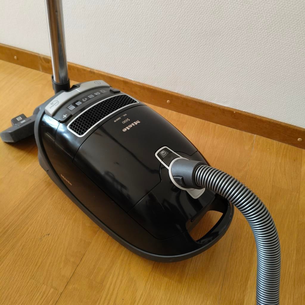 MİELE S8310  300.......2200 WAAT, Elektronische apparatuur, Stofzuigers, Ophalen of Verzenden