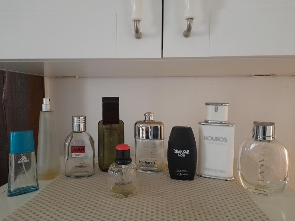 10/Set van 9 lege parfumflesjes; St Laurent, Cacharel..., Verzamelen, Parfumverzamelingen, Ophalen of Verzenden