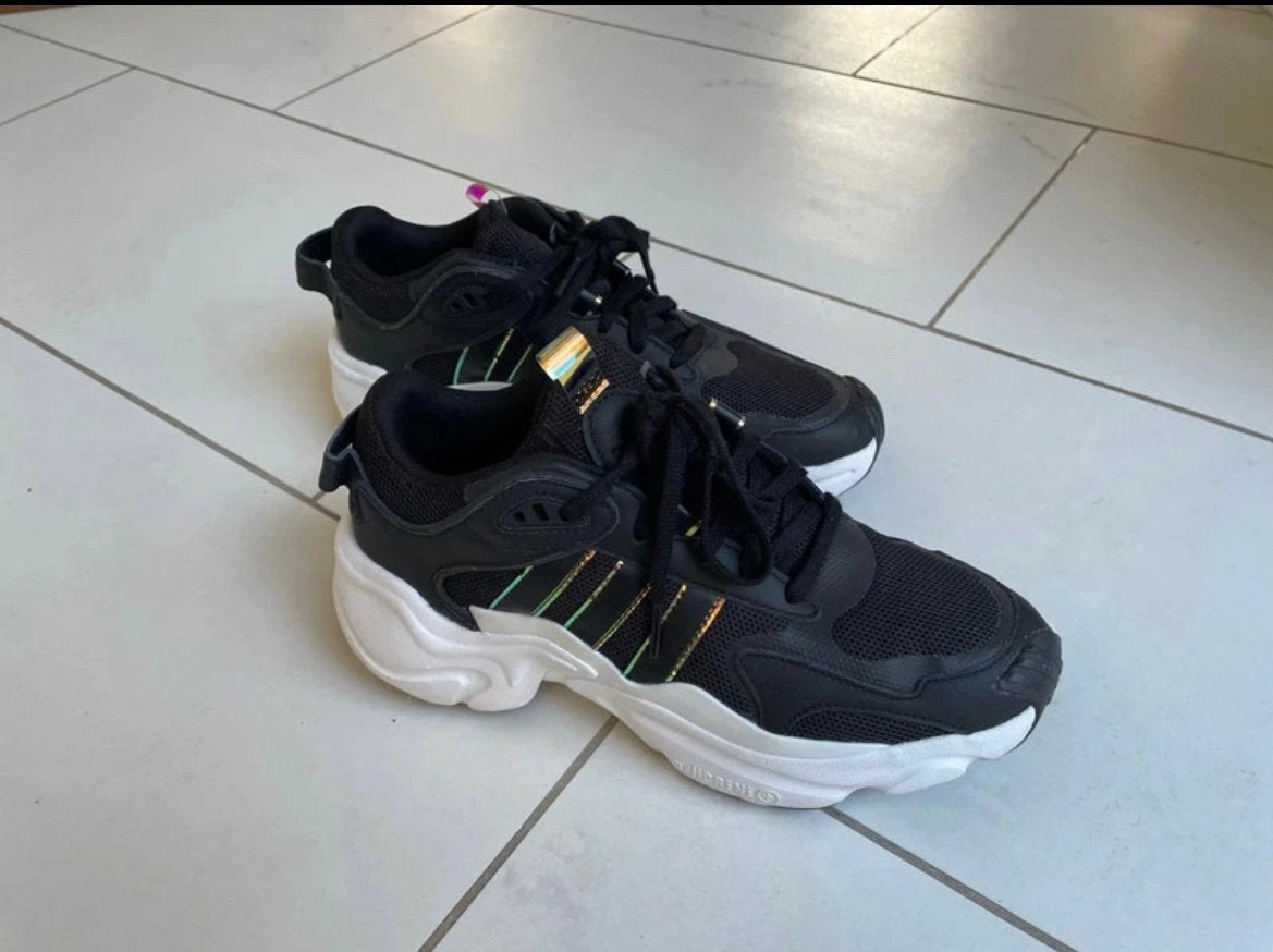 Nieuwe sneakers van Adidas maat 40, Kleding | Dames, Ophalen, Zwart, Nieuw, Sneakers
