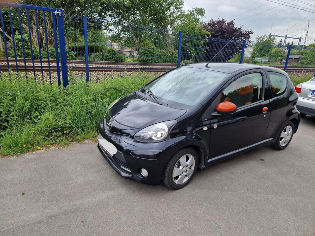 Toyota aygo phase-3 1000cc 12/12 av airco technische bedieni, Auto's, Voorwielaandrijving, Stof, 50 kW, Zwart