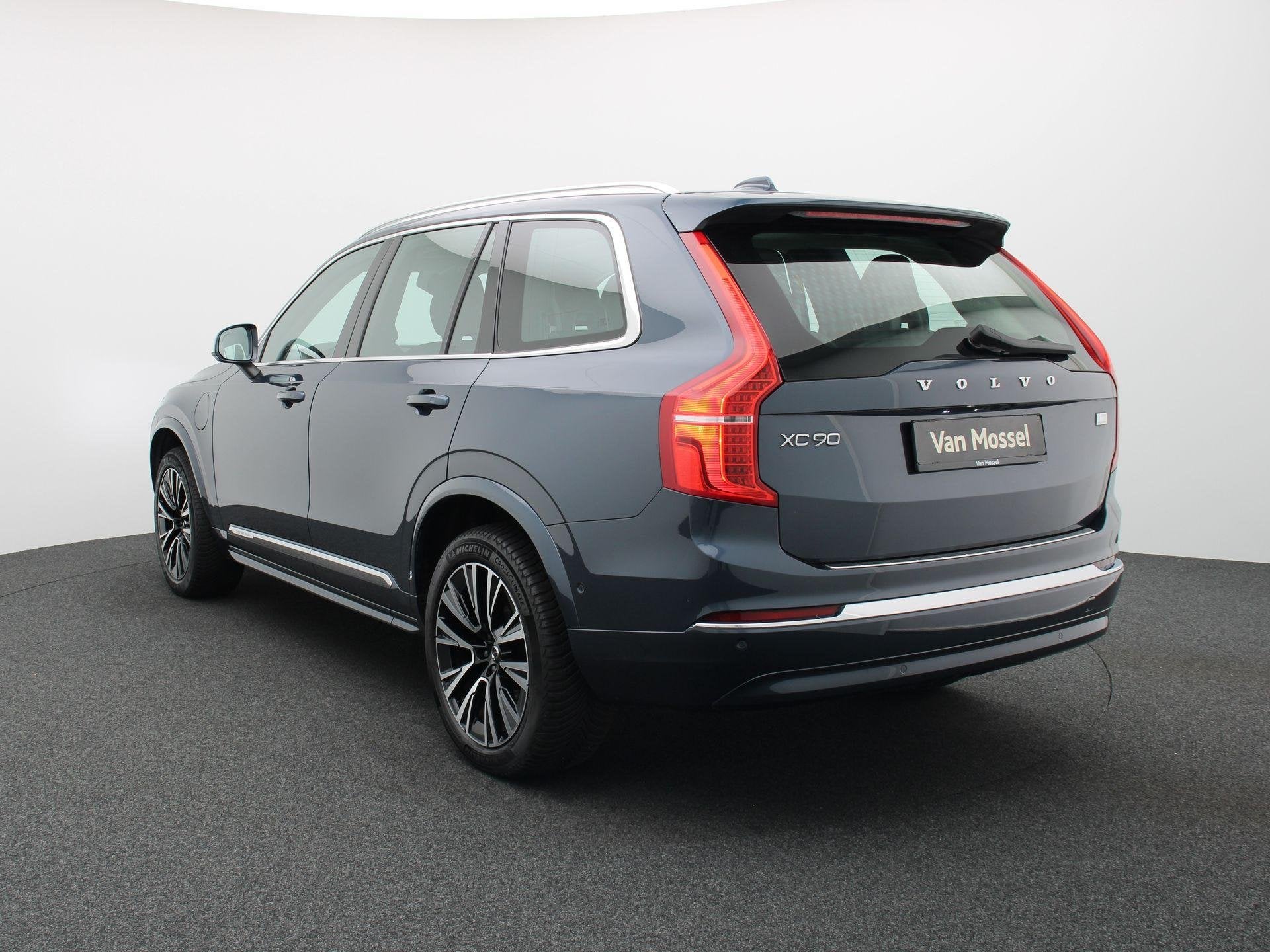 Volvo XC90 2.0 T8 4WD Ultimate Bright Aut. | SOH 100%, Auto's, Stof, Gebruikt, 4 cilinders, 1969 cc
