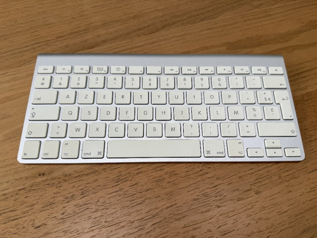 Apple Magic wireless keyboard + Magic mouse set, Ensemble clavier et souris, Azerty, Comme neuf, Enlèvement