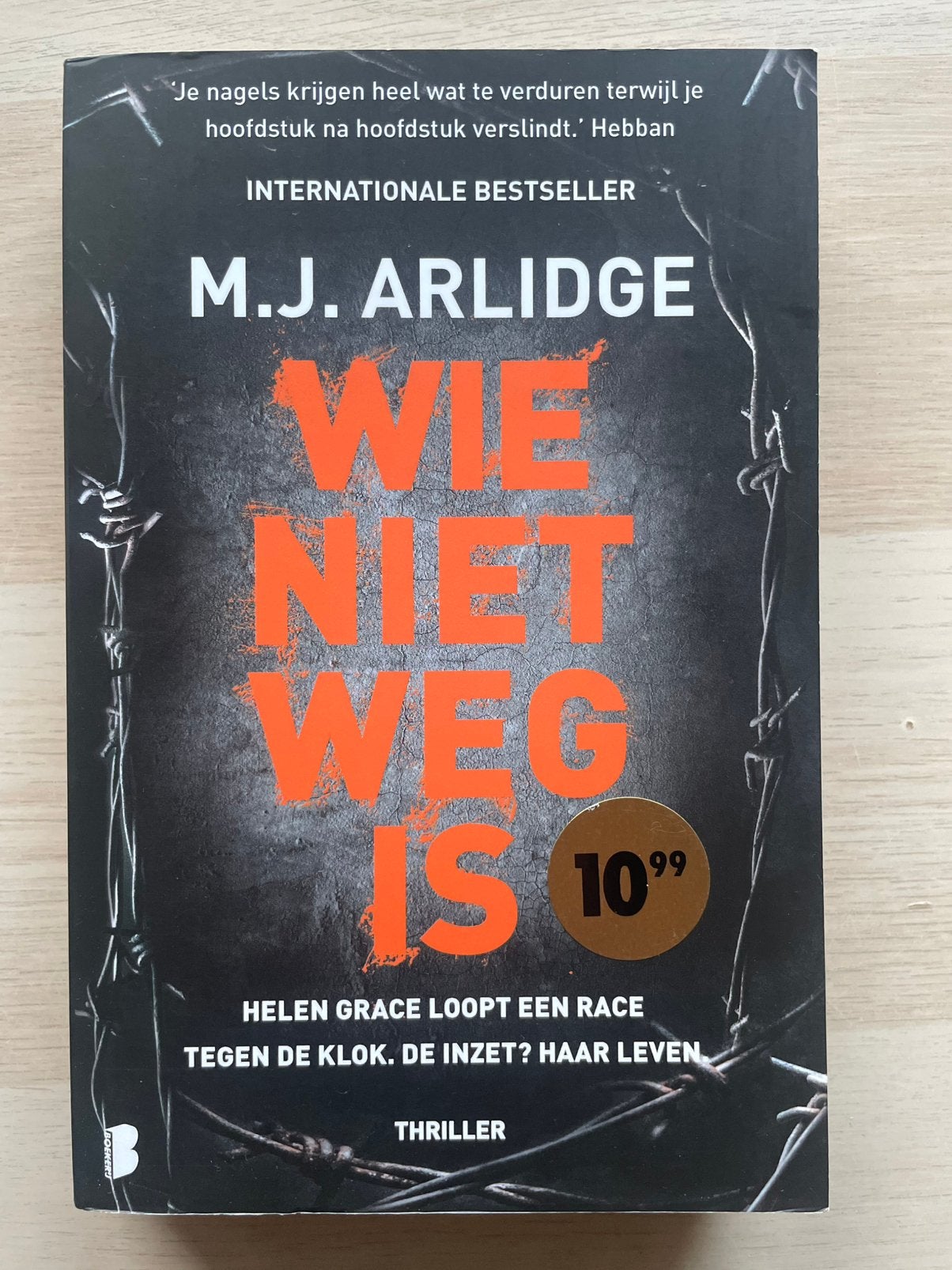 M.J. Arlidge - Wie niet weg is, Enlèvement ou Envoi, M.J. Arlidge, Pays-Bas