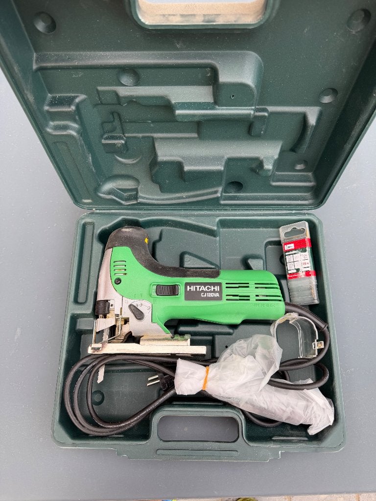 Decoupeerzaag Hitachi, Ophalen, Zo goed als nieuw, Decoupeerzaag