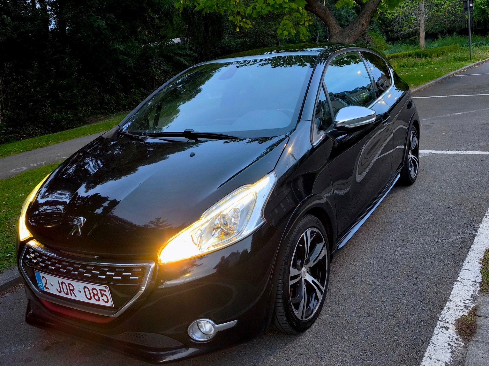 Peugeot 208 Gti 74.800km (Car-pass) 200pk, 4 cilinders, Zwart, Overige kleuren, Handgeschakeld