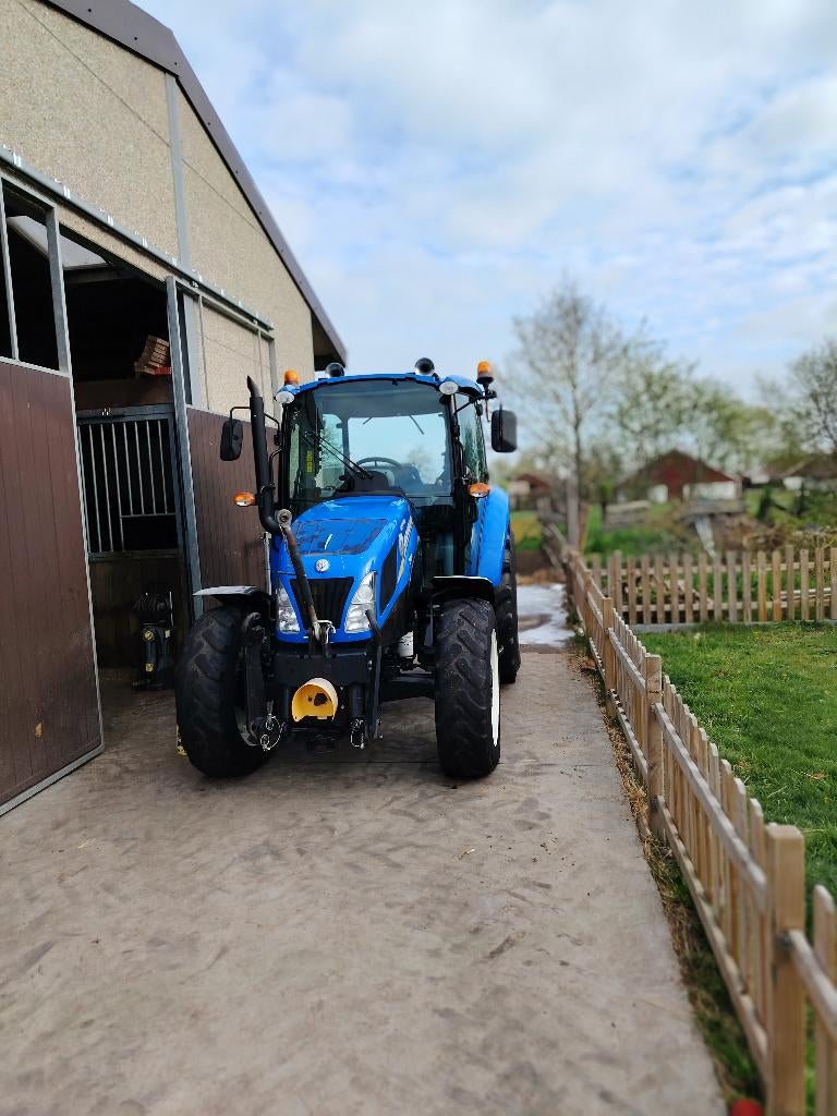 Powerstar New Holland T4, Articles professionnels, Agriculture | Tracteurs, Jusqu'à 2500, Jusqu'à 80 ch, Enlèvement, Utilisé