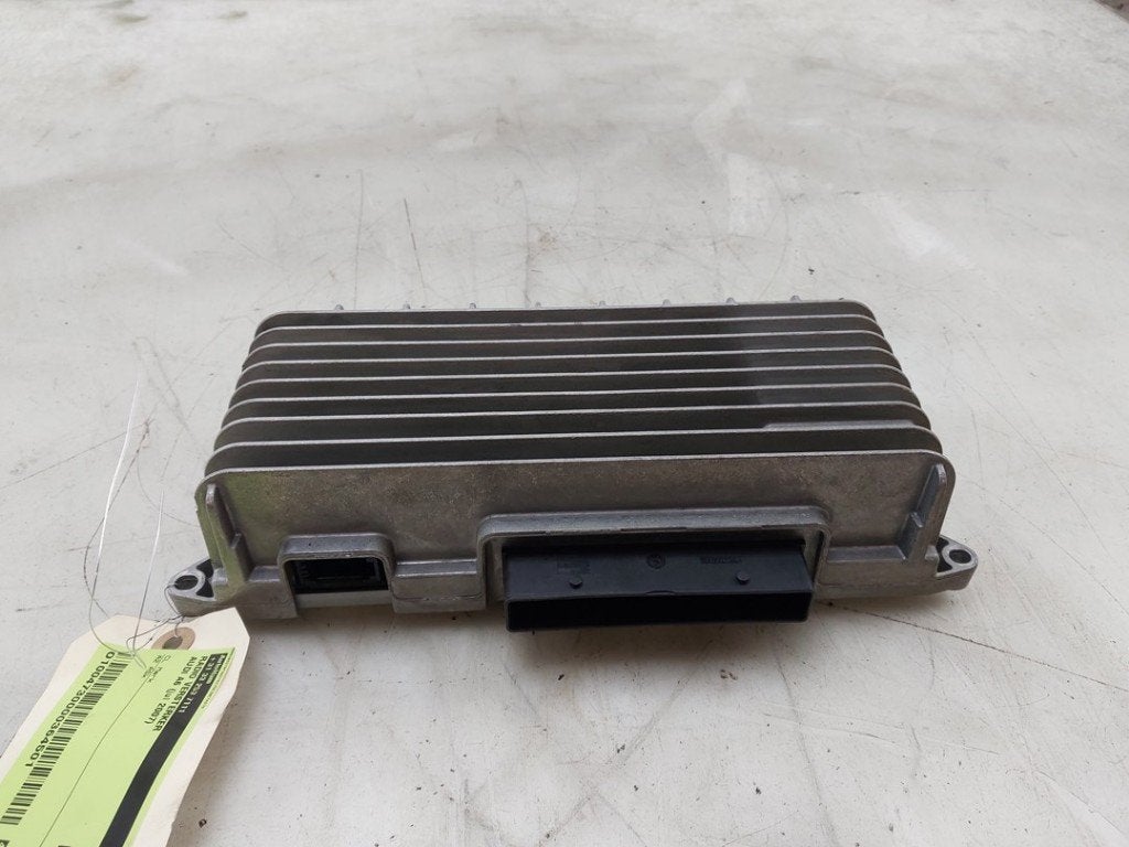 AUDIO VERSTERKER Audi A6 Avant (C6) (11-2004/08-2011), Info@audi.de, Audi, Audi AG, Gebruikt