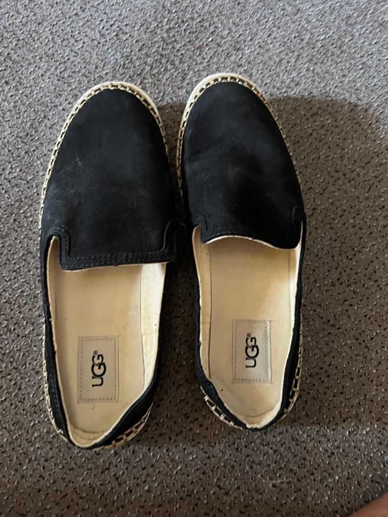 Ugg zwarte instapper maat 40, Kleding | Dames, Schoenen, Ophalen, Zo goed als nieuw, Instappers, Zwart