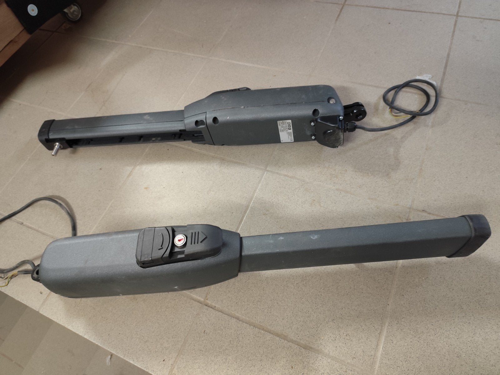 automatische poort opener van Mac Sirocco 230v, Ophalen, Zo goed als nieuw