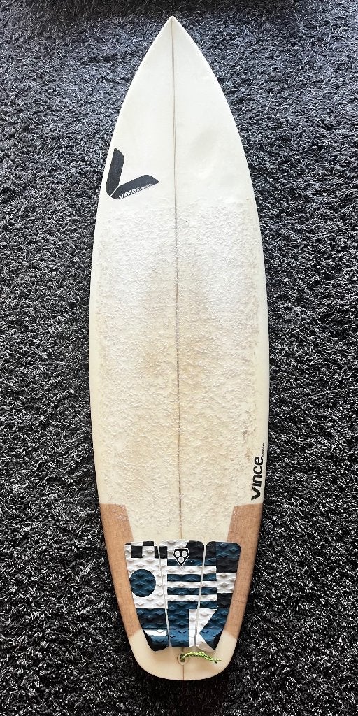 Shortboard surf 5'11 x 20 x 2'1/2, Watersport en Boten, Golfsurfen, Ophalen, Gebruikt, Shortboard, Met draagtas