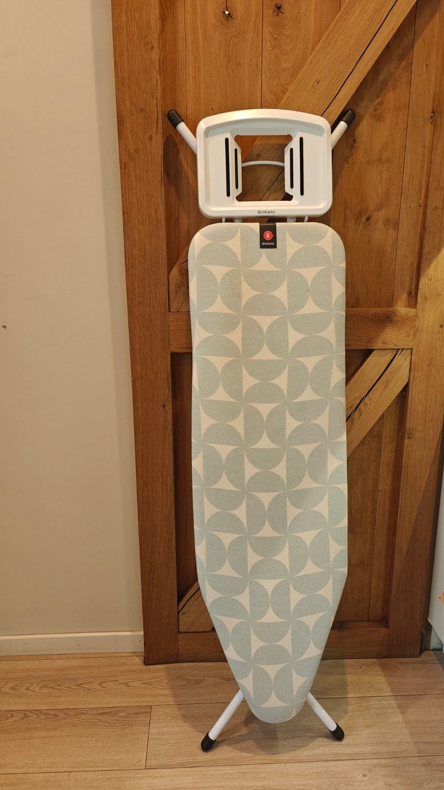 Brabantia strijkplank B 124 x 38cm met strijkijzerhouder, Elektronische apparatuur, Ophalen, Zo goed als nieuw