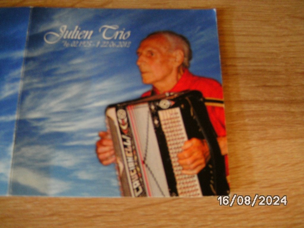 Een bidprentje van accordeonist Julien Trio, Enlèvement ou Envoi, Image pieuse