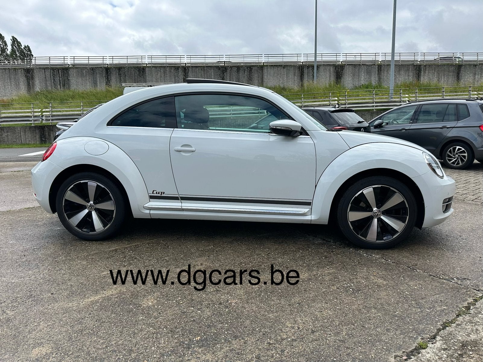 VW Beetle 1.2 Tsi 105 pk, Schuifdak , 1 eigenaar, Als nieuw, Voorwielaandrijving, Beetle (Kever), 4 cilinders, Wit