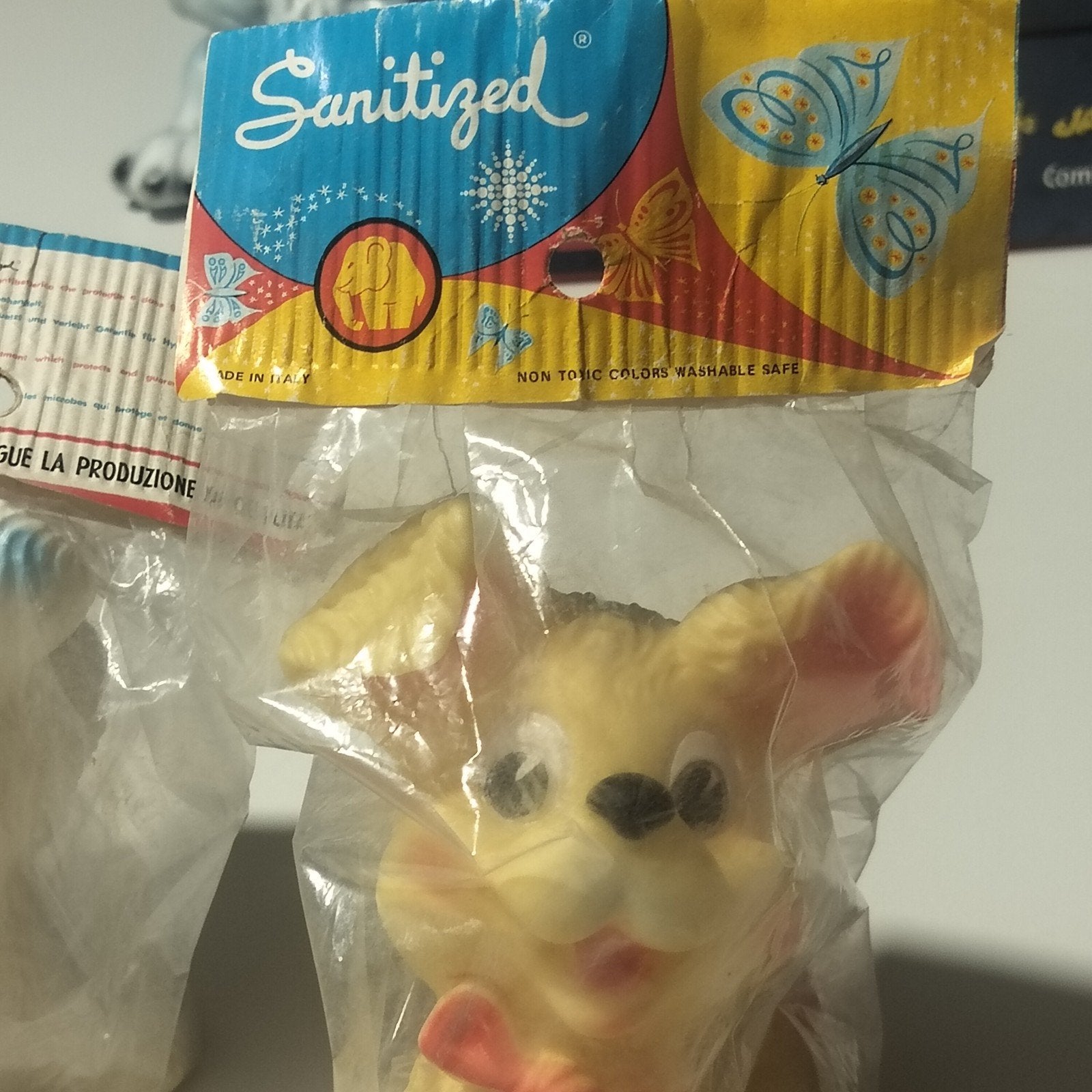 hond met strikje van ledraplastic, Ophalen of Verzenden, Nieuw, Beeldje, Overige merken