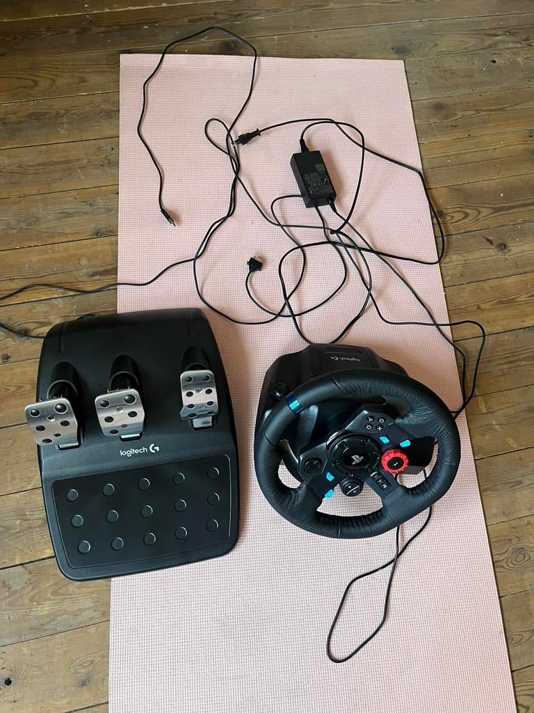 Logitech ps5 racesimulator, Ophalen, Zo goed als nieuw