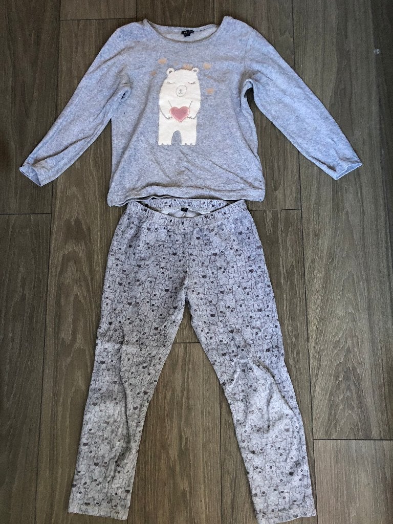pyjamas pour fille taille 6-8 ans, Enfants & Bébés, Vêtements enfant | Taille 116, Enlèvement, Comme neuf, Fille, Vêtements de nuit ou Sous-vêtements