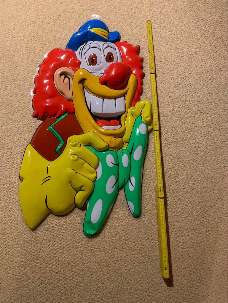 Grand clown, Enlèvement, Neuf