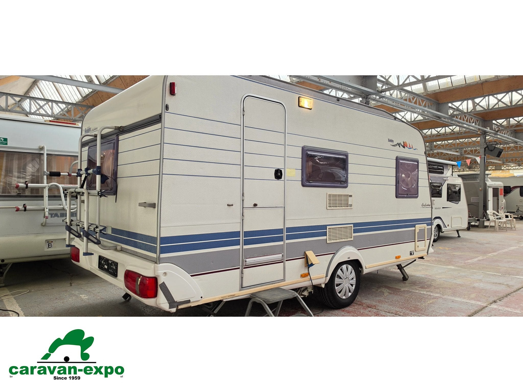 HOBBY 440 U, Caravanes & Camping, Jusqu'à 4, Hobby, 1000 - 1250 kg, 4 à 5 mètres