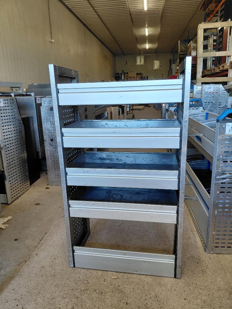 ALUCA KAST(1159) L 76 B 42 H 135 € 249, Ophalen, Zo goed als nieuw