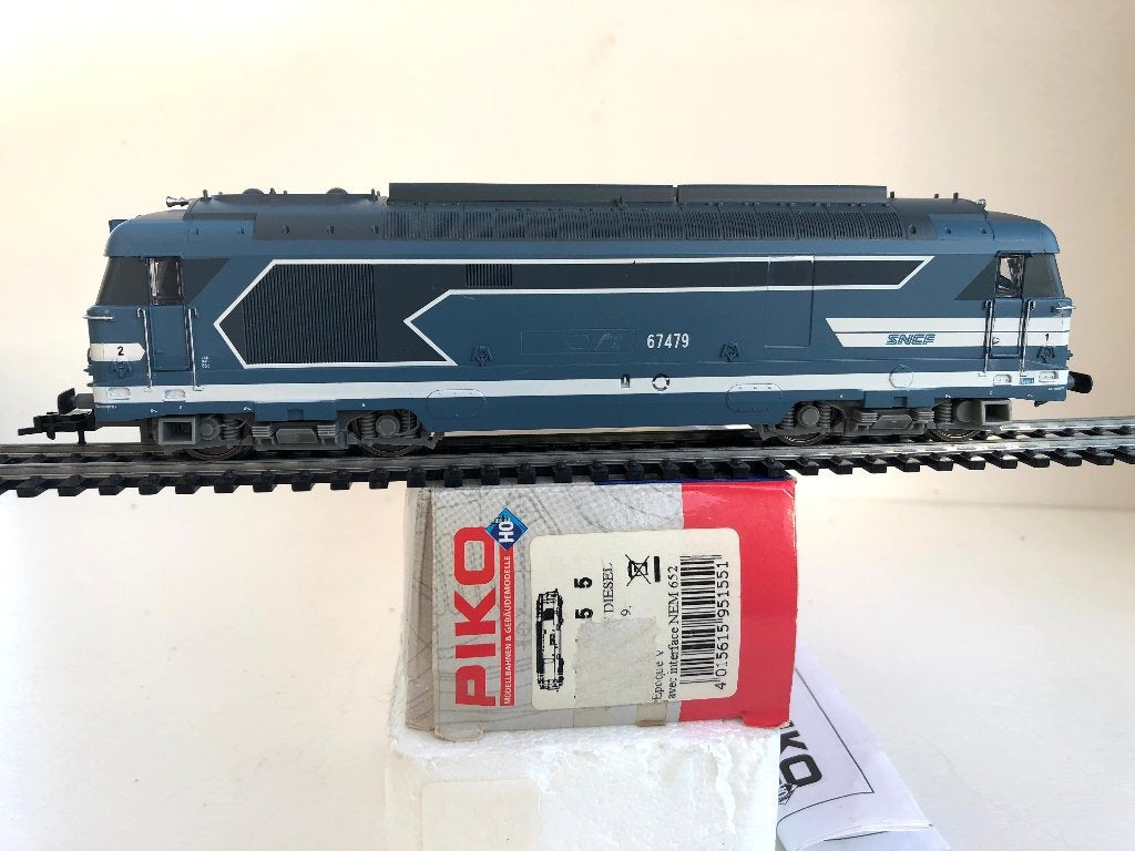 PIKO 95155 SNCF LOCOMOTIVE DIESEL BB67479 EP V HO, Hobby & Loisirs créatifs, Envoi, Locomotive, Piko, Analogique
