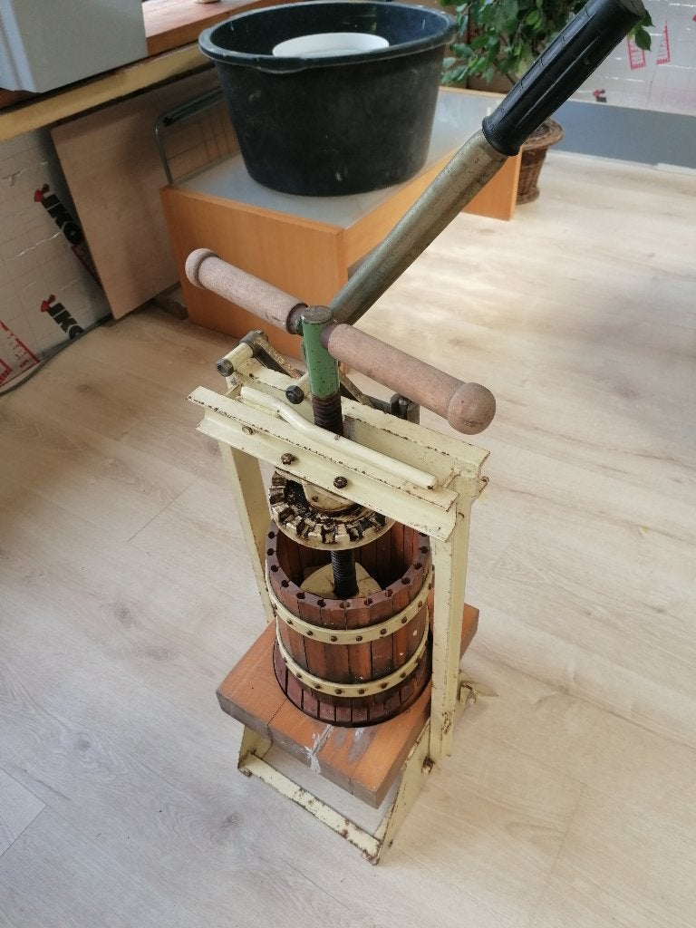 fruitpers +/- 5 liter, Hobby & Loisirs créatifs, Hobby & Loisirs Autre, Enlèvement, Utilisé