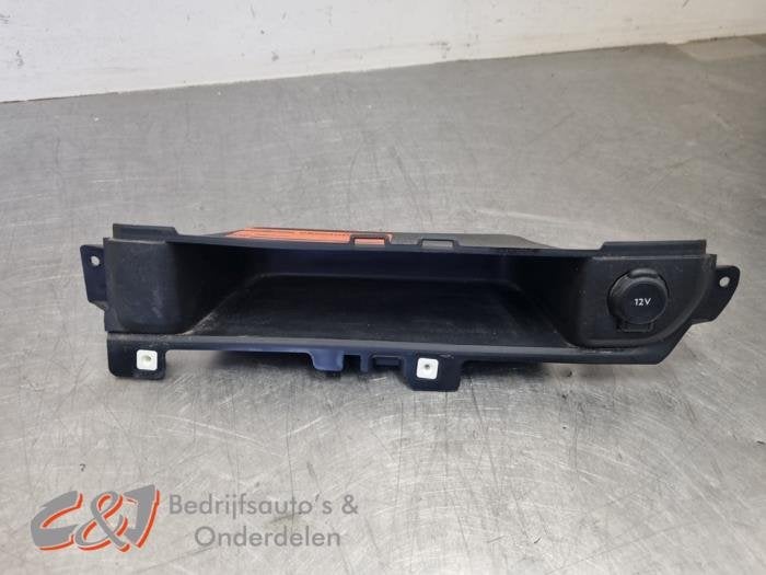 Prise 12 Volts d'un Toyota Pro-Ace, -, 3 mois de garantie, Toyota, Utilisé