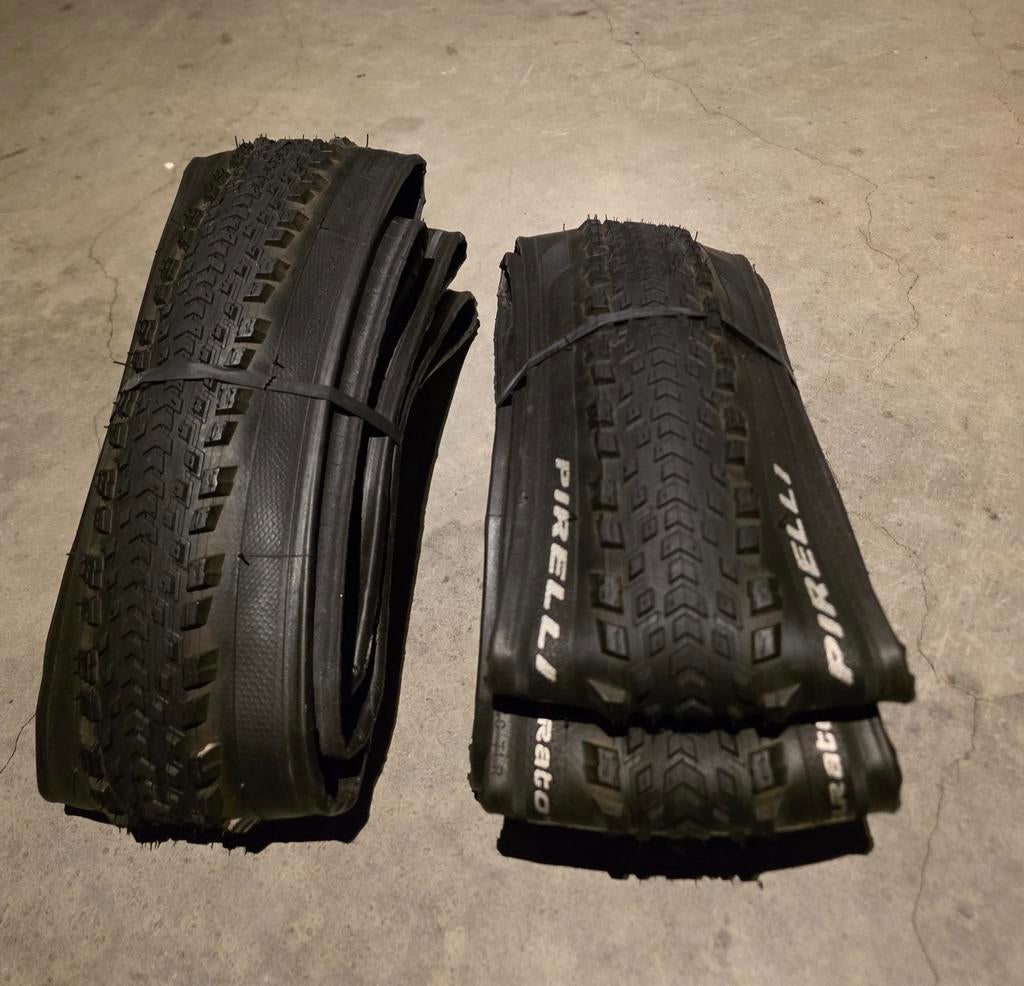 Pirelli Cinturato Gravel RC 40mm set, Fietsen en Brommers, Fietsaccessoires | Fietsbellen, Ophalen, Nieuw