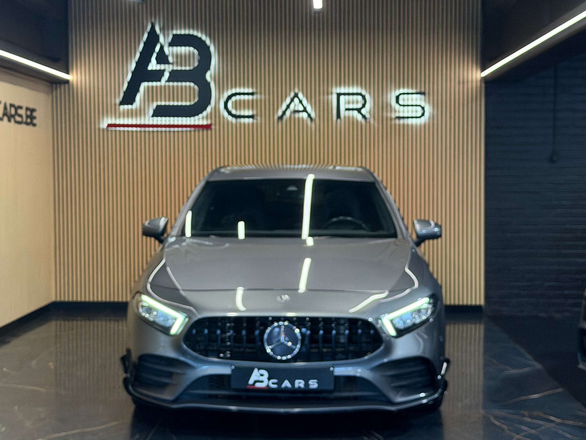 Mercedes-Benz A-Klasse 180 PACK AMG LOOK45 * GARANTIE 12 MOI, Autos, Euro 6, Entreprise, 116 ch, Noir