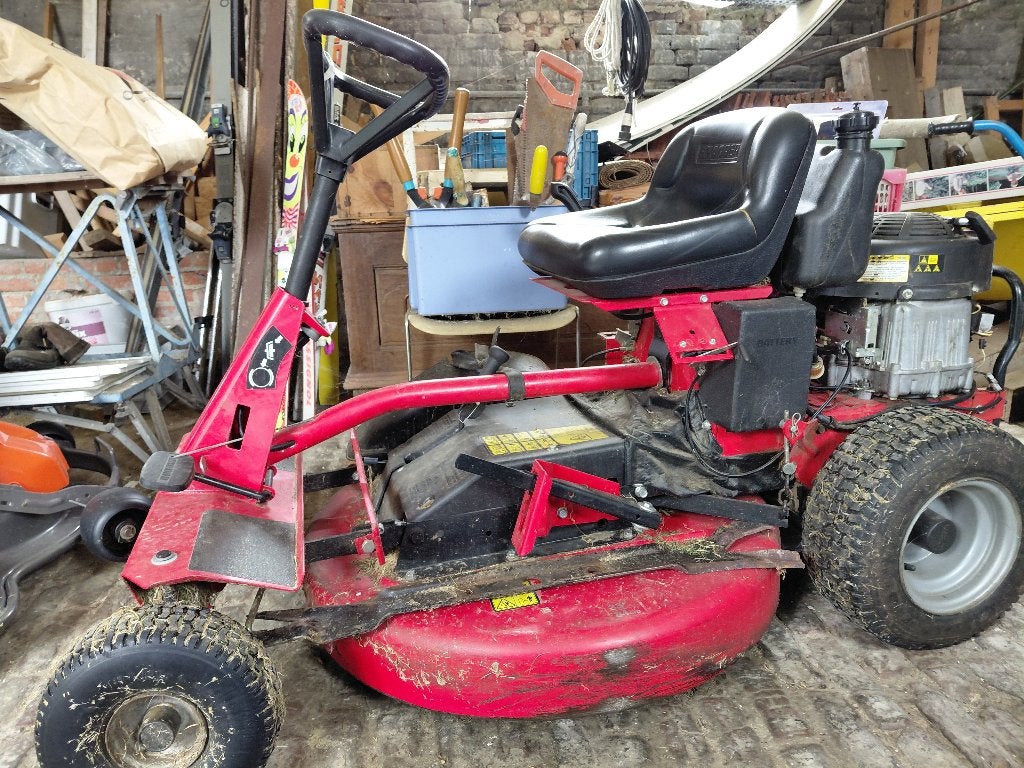 Tracteur tondeuse SNAPPER Rider, Jardin & Terrasse, Tondeuses à gazon, Utilisé, Tondeuses à gazon à essence, 50 cm ou plus, Démarrage électrique