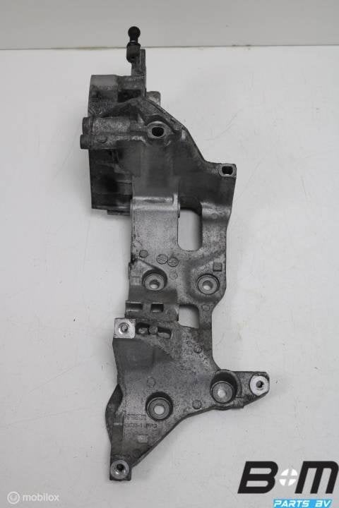 Steun voor dynamo en aircocompressor VW Passat B8 04L903143B, Utilisé