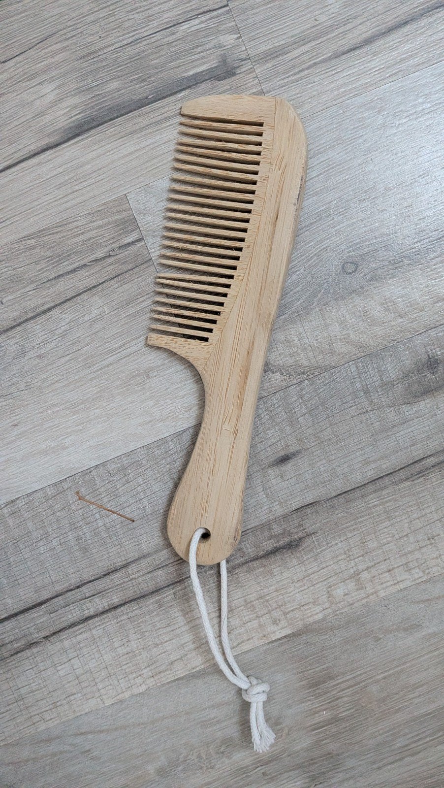 Peigne en bois, Enlèvement
