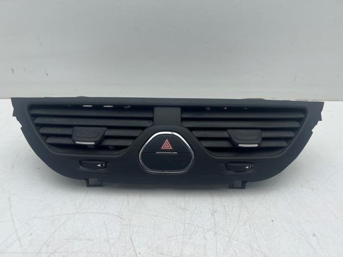Grille aération tableau de bord d'un Opel Corsa, Autos : Pièces & Accessoires, -, Opel, 3 mois de garantie, Utilisé
