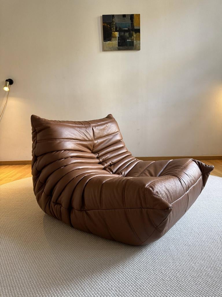 Ligne Roset – Togo 1-zits Fauteuil/Stoel – Cognac Bruin Leer, Huis en Inrichting, Leer, Zo goed als nieuw, 75 tot 100 cm, Knoll vitra artifort sede b&b italia cassina mid century retro
