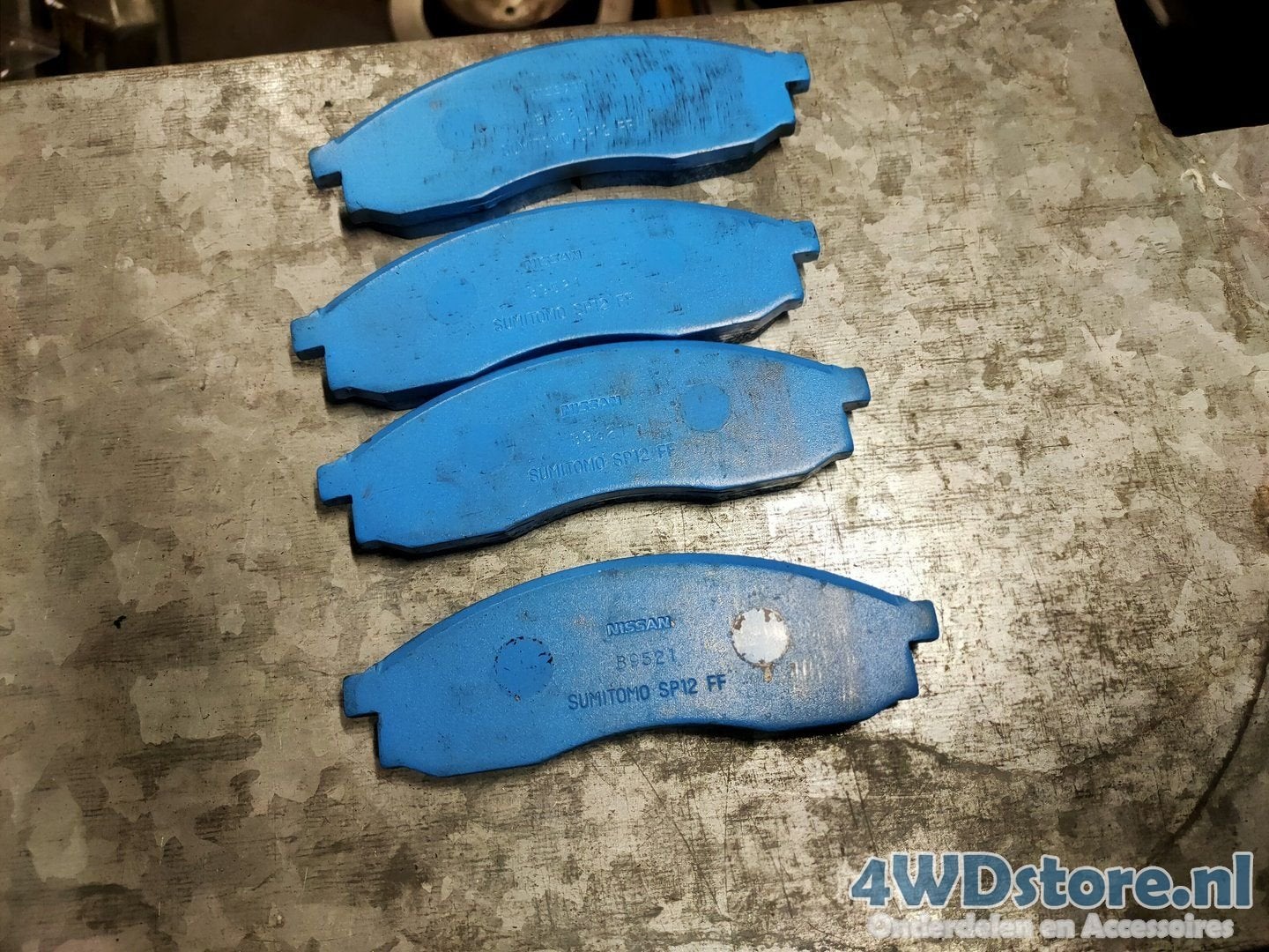 Nissan Skyline R33 Remblokset Vooras 4106089E92, -, Utilisé, -, Nissan