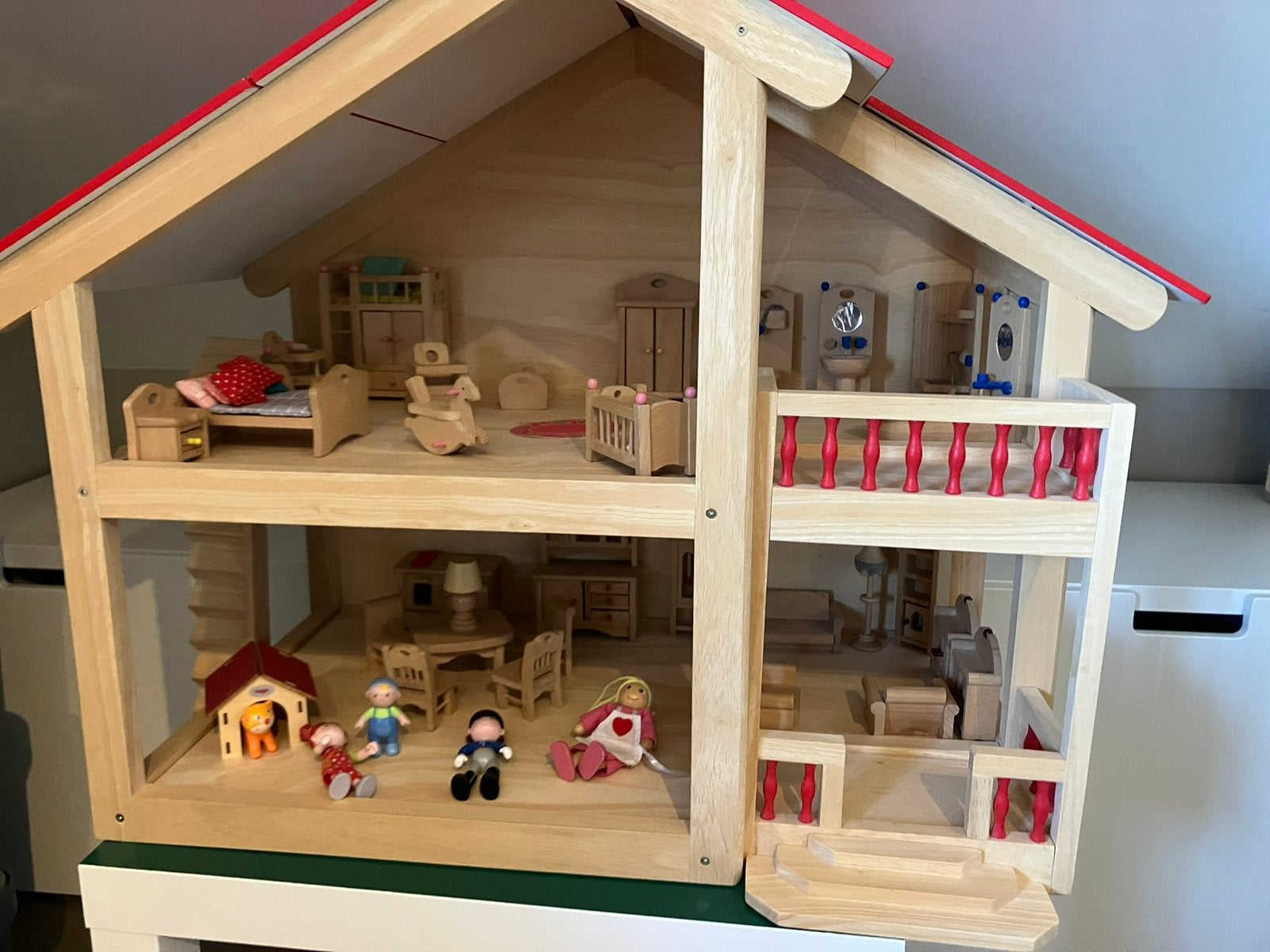 Houten poppenhuis, Ophalen, Zo goed als nieuw, Poppenhuis