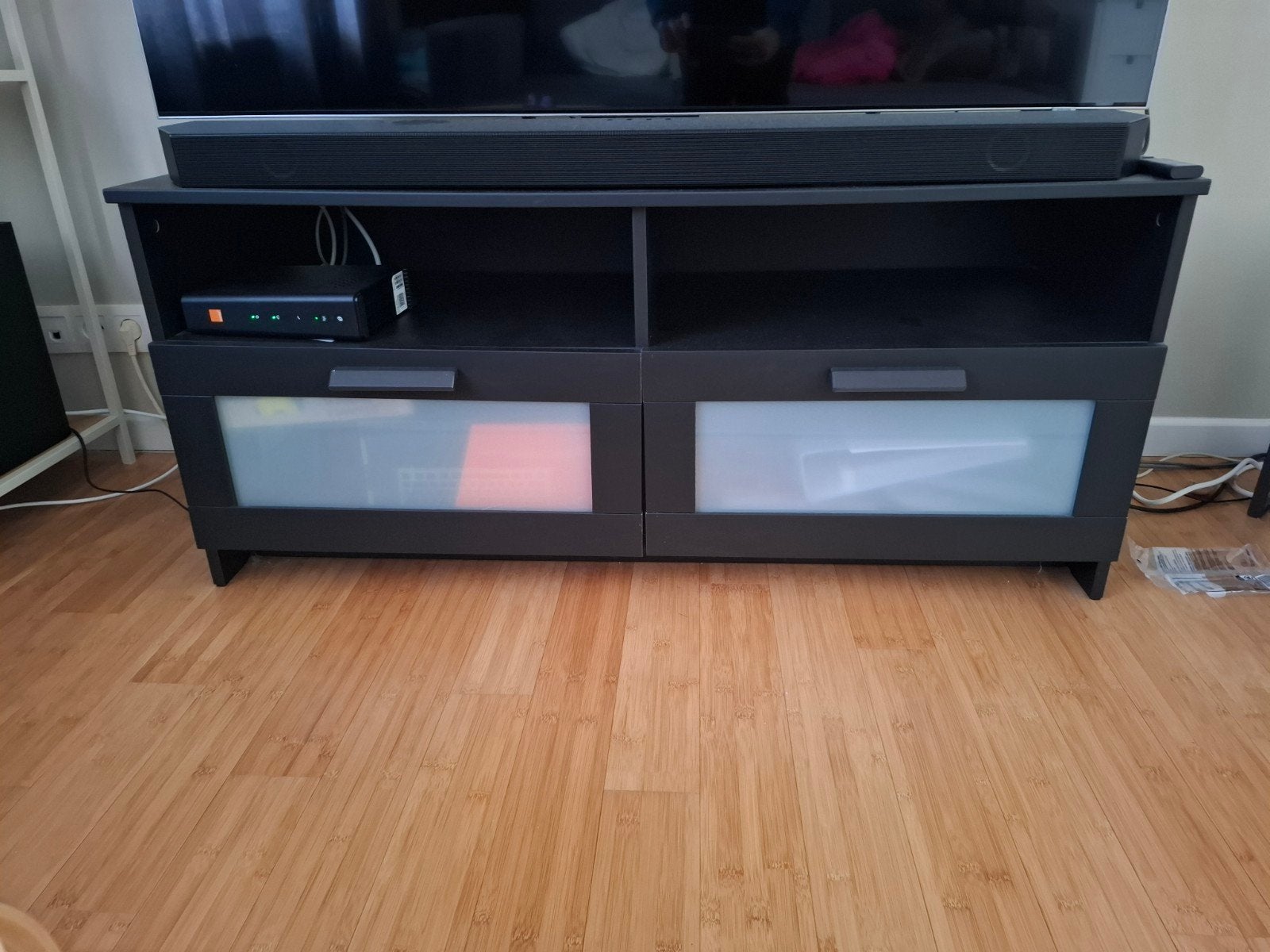 Meuble TV IKEA BRIMNES, Maison & Meubles, Armoires | Mobilier de télévision, Enlèvement