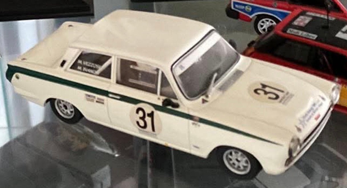 Revell Ford Cortina Lotus slotcar, Enlèvement ou Envoi, Comme neuf