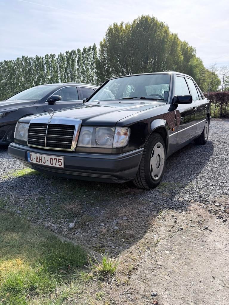 Mercedes 250d turbo, Auto's, 4 deurs, Zwart, Blauw, Te koop