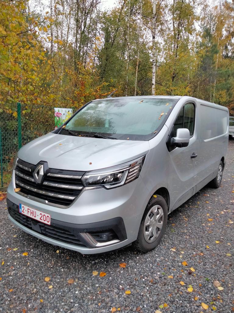 TE KOOP BESTELWAGEN RENAULT TRAFIC, zie beschrijving, Cabriolet, Particulier, Zilver of Grijs, Te koop