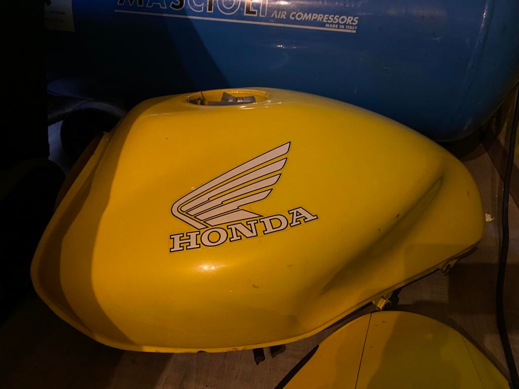 Complete set hornet 600, Particulier