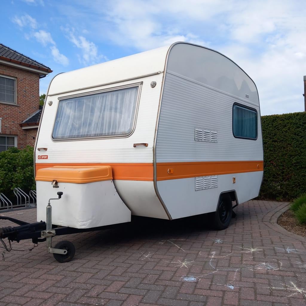 Retro caravan wilk MTM 650kg, 3 pers, nette en droge staat, Particulier, Koelkast, Wilk