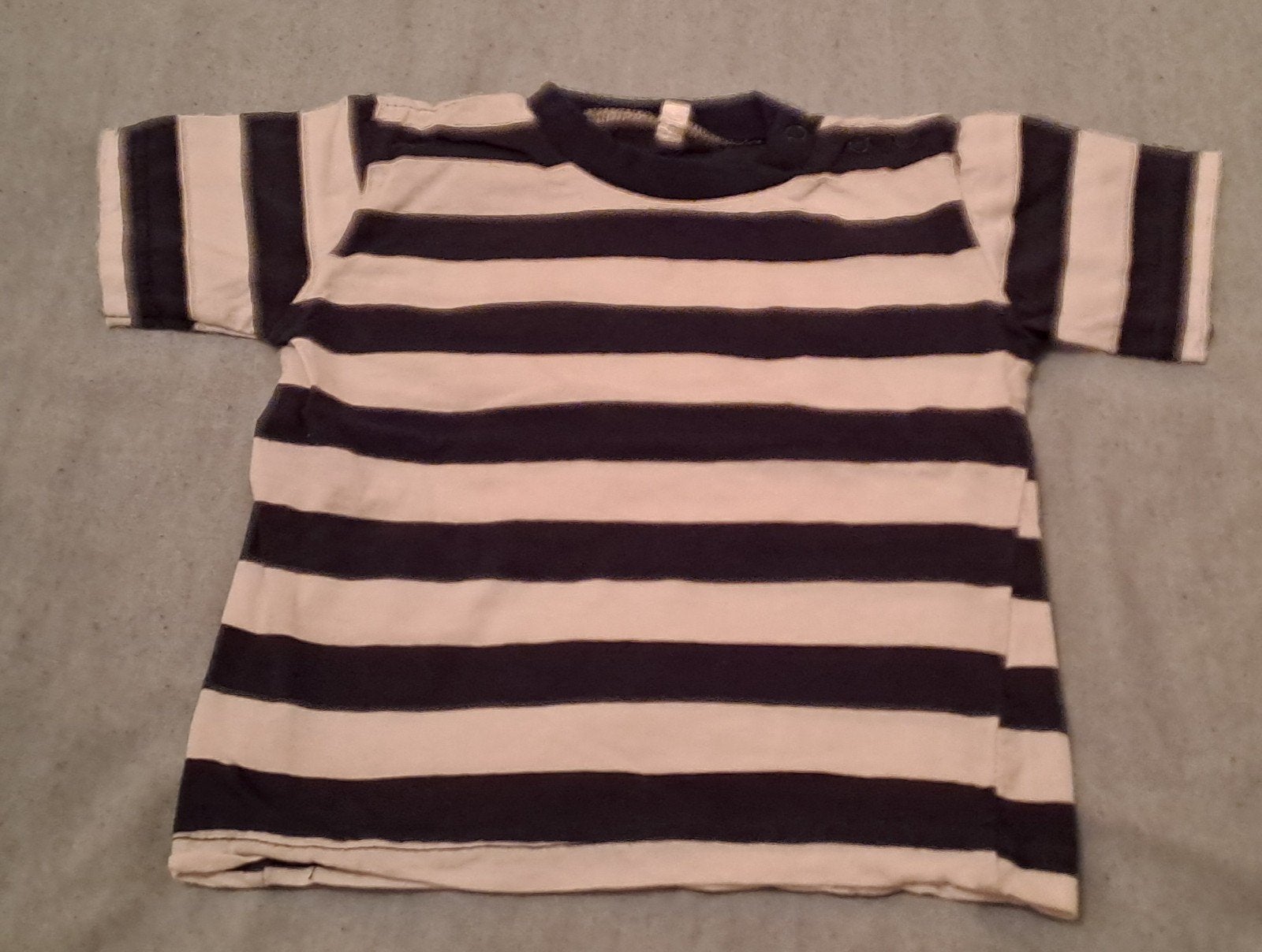【T-shirt (taille 86)], Enlèvement ou Envoi, Comme neuf, Garçon, Chemisette ou Manches longues