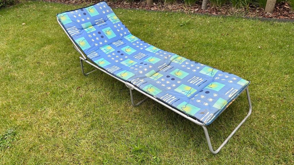 CHAISE LONGUE AVEC REMBOURRAGE EN MOUSSE SOUPLE, Enlèvement, Comme neuf, Métal, Réglable